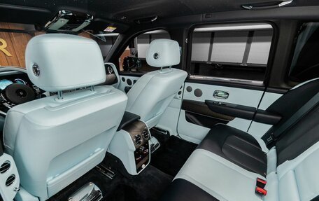 Rolls-Royce Cullinan, 2024 год, 57 292 000 рублей, 27 фотография