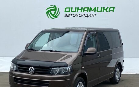 Volkswagen Caravelle T5, 2012 год, 2 290 000 рублей, 1 фотография