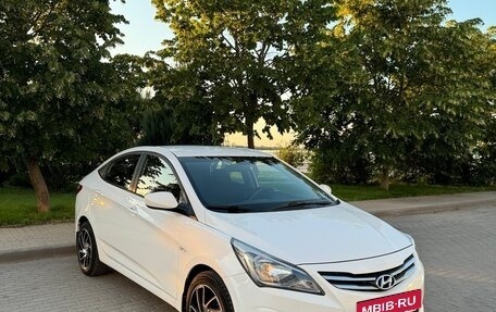 Hyundai Solaris II рестайлинг, 2016 год, 1 050 000 рублей, 3 фотография