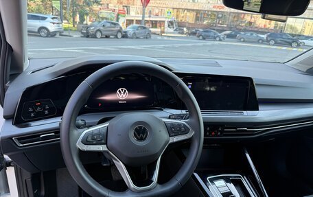 Volkswagen Golf VIII, 2022 год, 3 590 000 рублей, 16 фотография