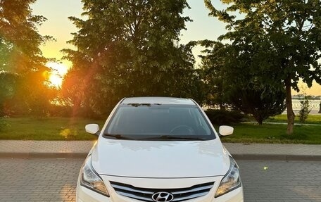 Hyundai Solaris II рестайлинг, 2016 год, 1 050 000 рублей, 2 фотография
