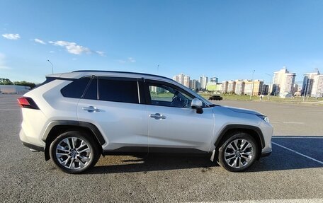 Toyota RAV4, 2020 год, 3 900 000 рублей, 5 фотография