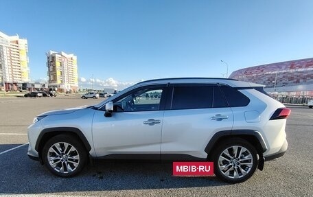 Toyota RAV4, 2020 год, 3 900 000 рублей, 4 фотография