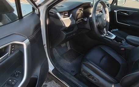 Toyota RAV4, 2020 год, 3 900 000 рублей, 11 фотография