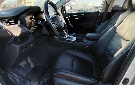 Toyota RAV4, 2020 год, 3 900 000 рублей, 13 фотография