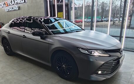 Toyota Camry, 2019 год, 2 750 000 рублей, 4 фотография