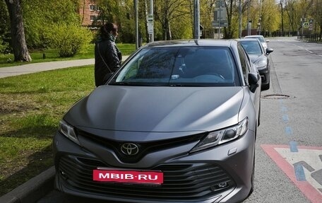 Toyota Camry, 2019 год, 2 750 000 рублей, 5 фотография