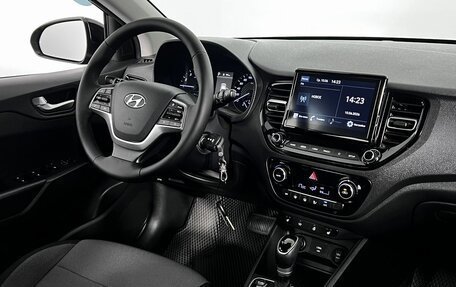 Hyundai Solaris II рестайлинг, 2021 год, 1 679 000 рублей, 13 фотография