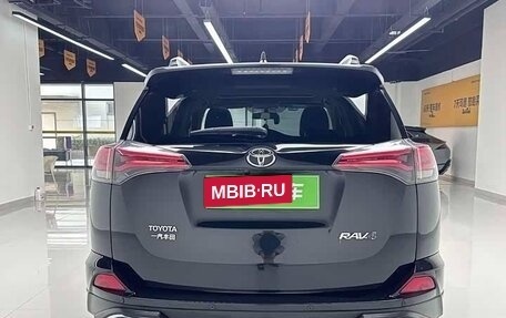 Toyota RAV4, 2019 год, 1 630 000 рублей, 3 фотография