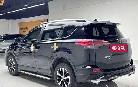 Toyota RAV4, 2019 год, 1 630 000 рублей, 2 фотография