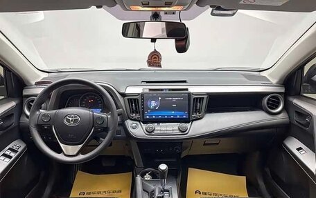 Toyota RAV4, 2019 год, 1 630 000 рублей, 11 фотография
