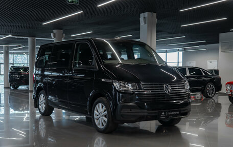 Volkswagen Caravelle T6 рестайлинг, 2021 год, 3 990 000 рублей, 2 фотография