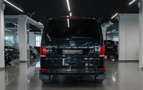 Volkswagen Caravelle T6 рестайлинг, 2021 год, 3 990 000 рублей, 6 фотография