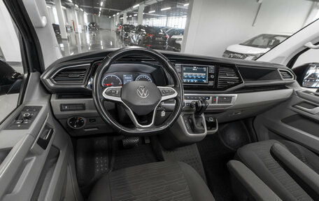 Volkswagen Caravelle T6 рестайлинг, 2021 год, 3 990 000 рублей, 7 фотография