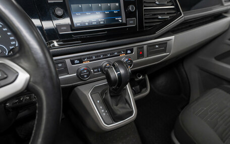 Volkswagen Caravelle T6 рестайлинг, 2021 год, 3 990 000 рублей, 14 фотография