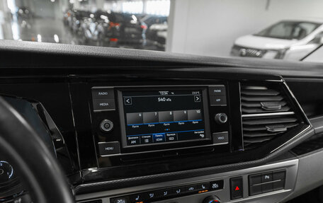 Volkswagen Caravelle T6 рестайлинг, 2021 год, 3 990 000 рублей, 16 фотография