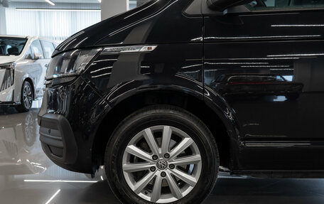 Volkswagen Caravelle T6 рестайлинг, 2021 год, 3 990 000 рублей, 21 фотография