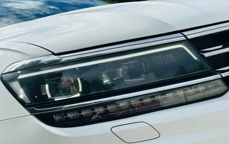 Volkswagen Tiguan II, 2018 год, 2 595 000 рублей, 3 фотография