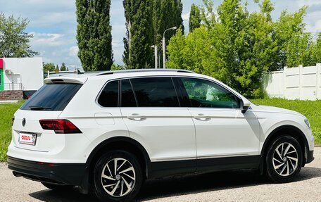Volkswagen Tiguan II, 2018 год, 2 595 000 рублей, 10 фотография