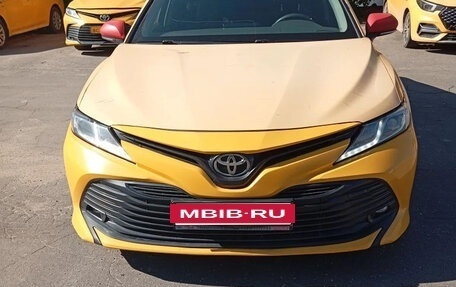 Toyota Camry, 2021 год, 1 700 000 рублей, 5 фотография