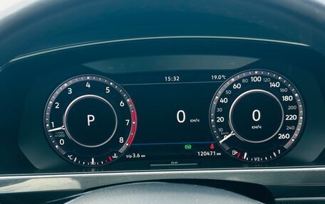 Volkswagen Tiguan II, 2018 год, 2 595 000 рублей, 16 фотография