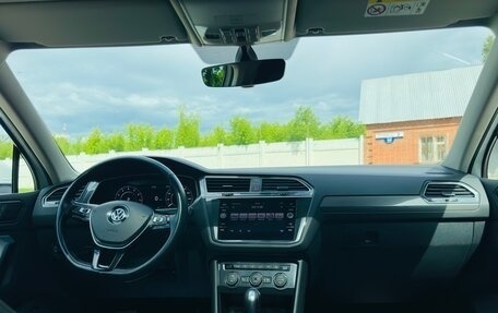 Volkswagen Tiguan II, 2018 год, 2 595 000 рублей, 15 фотография