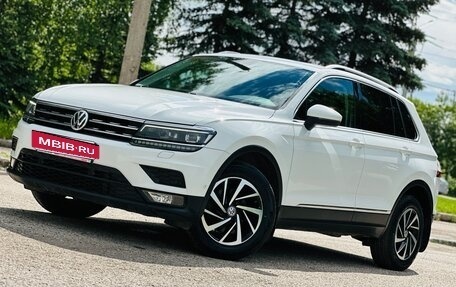 Volkswagen Tiguan II, 2018 год, 2 595 000 рублей, 2 фотография