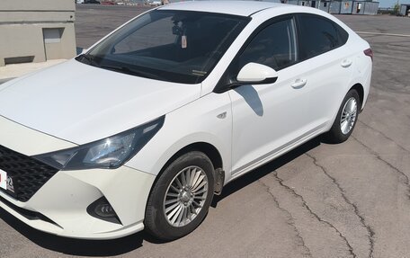 Hyundai Solaris II рестайлинг, 2021 год, 1 530 000 рублей, 6 фотография