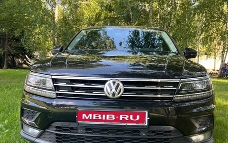 Volkswagen Tiguan II, 2017 год, 2 300 000 рублей, 1 фотография