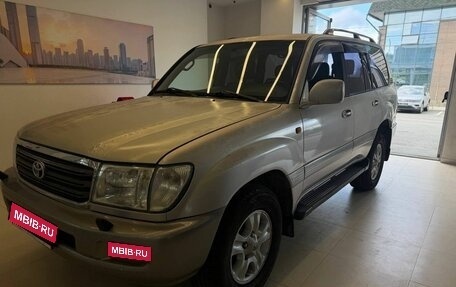 Toyota Land Cruiser 100 рестайлинг 2, 2004 год, 1 260 500 рублей, 1 фотография