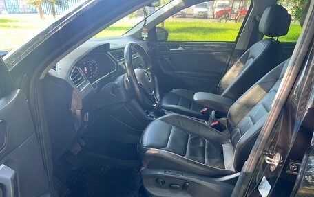 Volkswagen Tiguan II, 2017 год, 2 300 000 рублей, 6 фотография