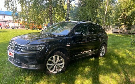 Volkswagen Tiguan II, 2017 год, 2 300 000 рублей, 3 фотография