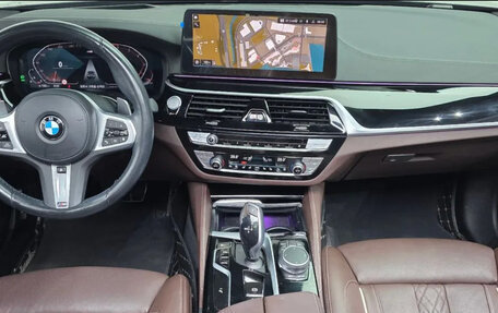 BMW 5 серия, 2022 год, 4 990 000 рублей, 6 фотография