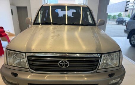 Toyota Land Cruiser 100 рестайлинг 2, 2004 год, 1 260 500 рублей, 2 фотография