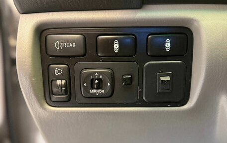 Toyota Land Cruiser 100 рестайлинг 2, 2004 год, 1 260 500 рублей, 18 фотография