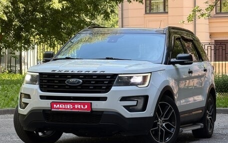 Ford Explorer VI, 2015 год, 2 200 000 рублей, 1 фотография