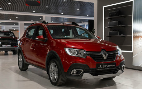 Renault Sandero II рестайлинг, 2020 год, 1 295 000 рублей, 2 фотография