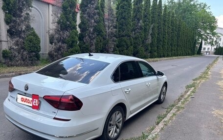 Volkswagen Passat B8 рестайлинг, 2018 год, 1 750 000 рублей, 3 фотография