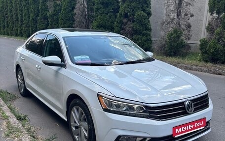 Volkswagen Passat B8 рестайлинг, 2018 год, 1 750 000 рублей, 2 фотография