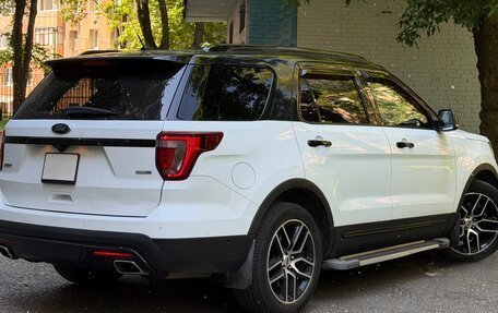 Ford Explorer VI, 2015 год, 2 200 000 рублей, 3 фотография