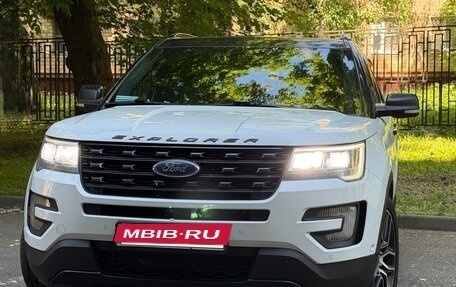 Ford Explorer VI, 2015 год, 2 200 000 рублей, 5 фотография