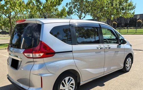 Honda Freed II, 2021 год, 1 410 000 рублей, 4 фотография