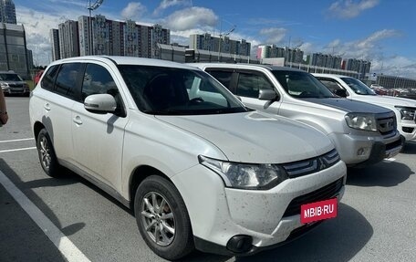 Mitsubishi Outlander III рестайлинг 3, 2012 год, 1 240 000 рублей, 2 фотография