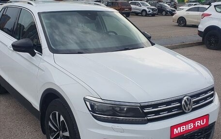 Volkswagen Tiguan II, 2019 год, 1 870 000 рублей, 1 фотография