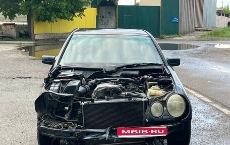 Mercedes-Benz E-Класс, 1996 год, 200 000 рублей, 1 фотография