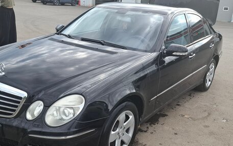 Mercedes-Benz E-Класс, 2005 год, 900 000 рублей, 2 фотография