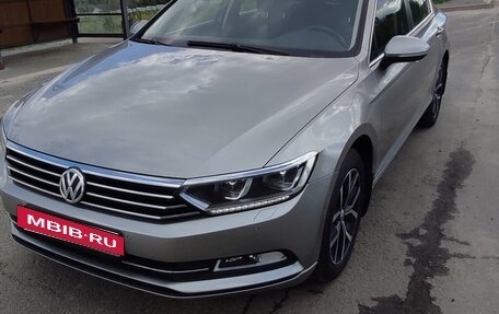 Volkswagen Passat B8 рестайлинг, 2017 год, 1 750 000 рублей, 2 фотография
