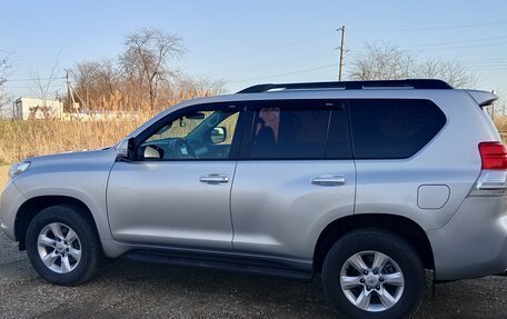 Toyota Land Cruiser Prado 150 рестайлинг 2, 2010 год, 3 000 000 рублей, 6 фотография