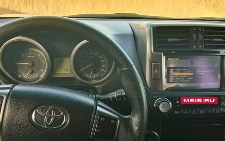 Toyota Land Cruiser Prado 150 рестайлинг 2, 2010 год, 3 000 000 рублей, 12 фотография