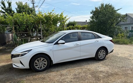 Hyundai Elantra, 2022 год, 1 900 000 рублей, 10 фотография